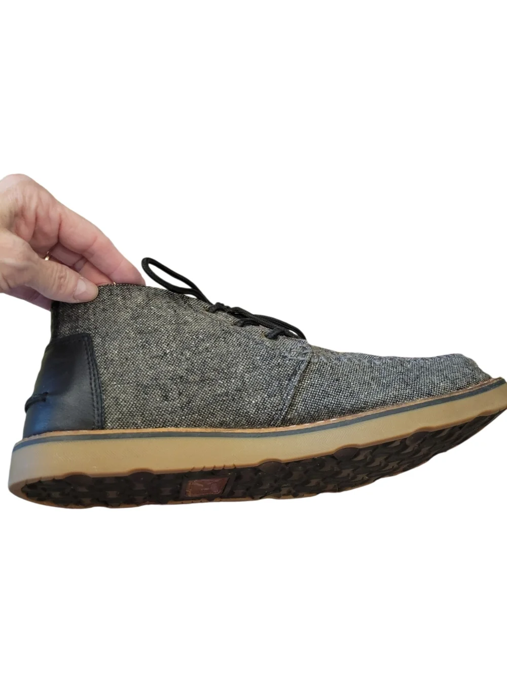 Toms Chukka Boots Gray Tweed Fabric with Red Plaid Lining Men's Size 10.5